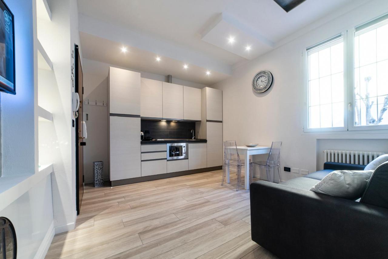 Fashion Apartment Silver Болоня Екстериор снимка