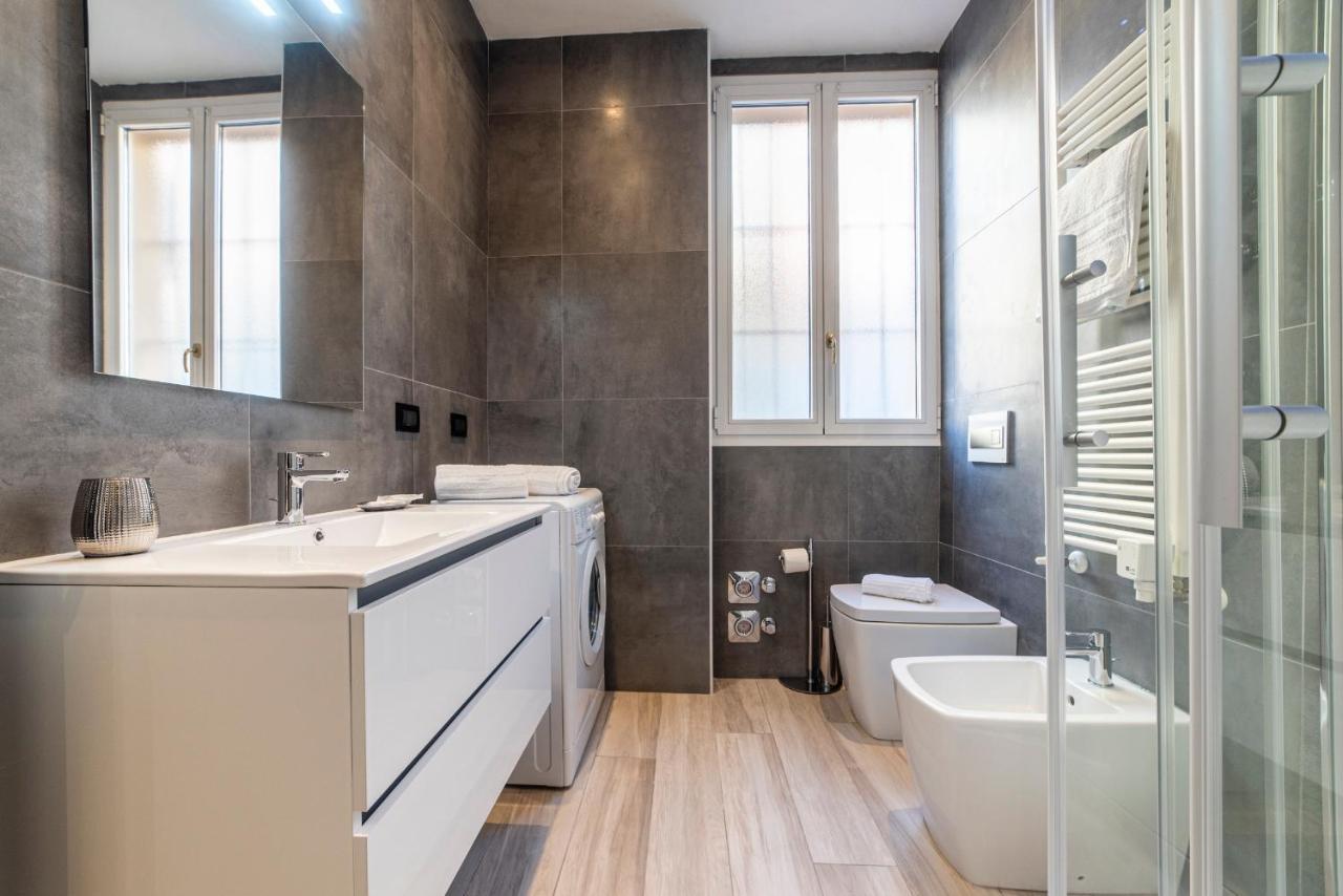 Fashion Apartment Silver Болоня Екстериор снимка