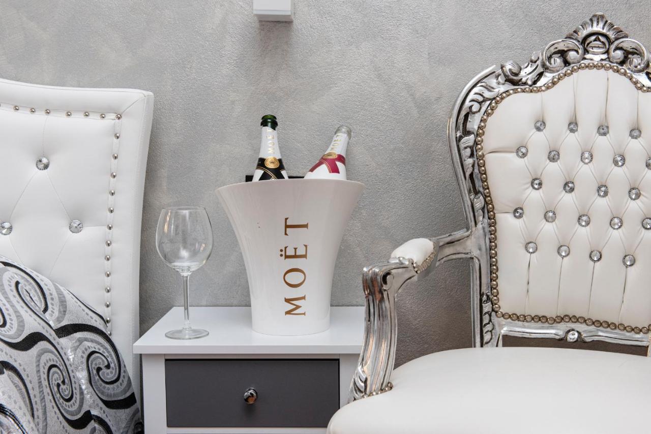 Fashion Apartment Silver Болоня Екстериор снимка