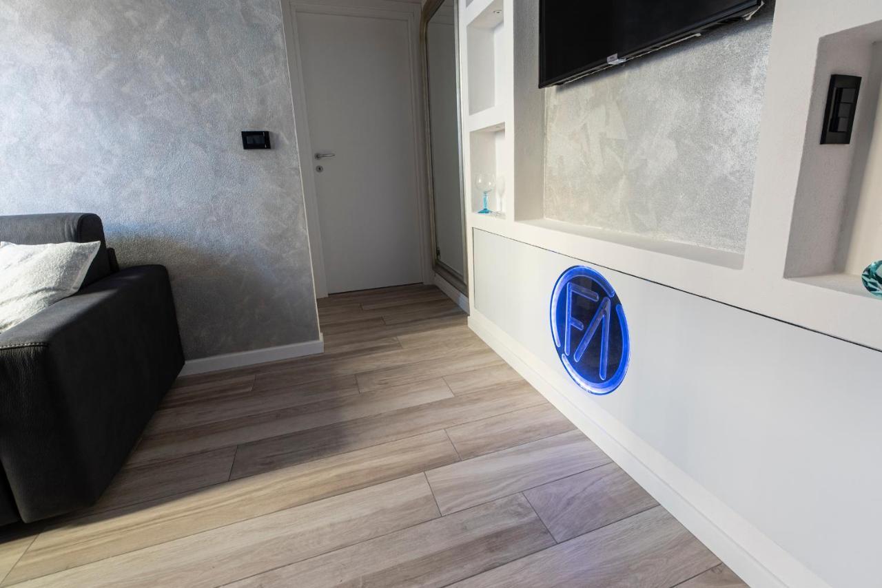 Fashion Apartment Silver Болоня Екстериор снимка